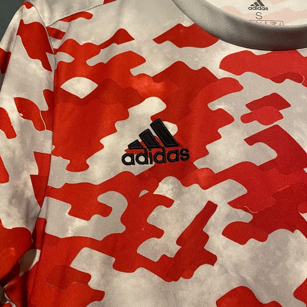 Adidas Red and White Manchester United - Picture 3 of 6